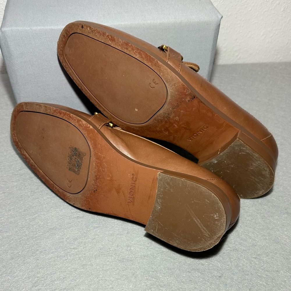 Vionic Mizelle Leather Chain Loafers - Picture 8 of 9